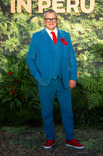Paddington in Peru: A Stylish Featuring Hugh Bonneville, movie HD phone wallpaper