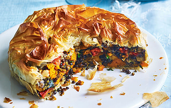 Vegetarian pie, Hearty dinner recipe, Wholesome and filling, Meat- delight HD wallpaper