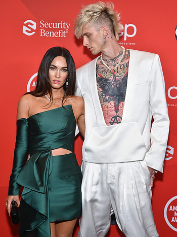 Megan Fox, Machine Gun Kelly, Red Carpet, AMAs HD phone wallpaper
