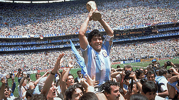 Diego Maradona, Football legend, Iconic figure, Argentina pride HD wallpaper