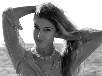 The Day I Met You, graphy, smile, beautiful, special, woman, hop, black and white, face, happy HD wallpaper