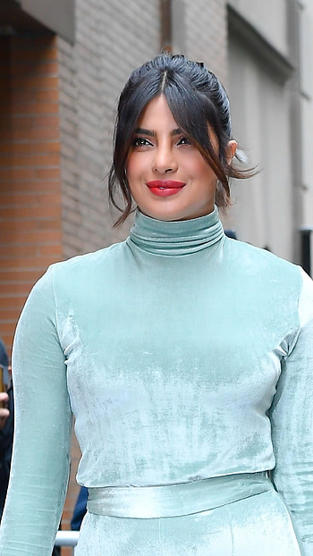 Best Priyanka Chopra, Captivating , Top , Stunning HD phone wallpaper