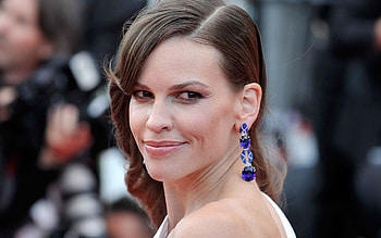 Hilary Swank, Gorgeous actress, Sensational , Stunning persona HD wallpaper