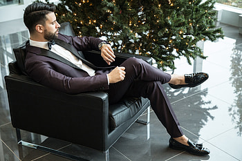 Gentleman - Suit and bowtie HD wallpaper