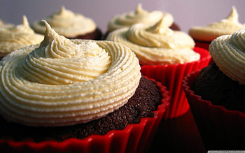Delicious Cupcakes with Cream, sweet, chocolate, soft, cupcakes, whip, brown, circle, abstract, baked, tan, topping, red, tins HD wallpaper