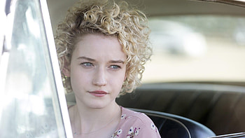 Julia Garner, Celebrity , High-quality , Movie star HD wallpaper