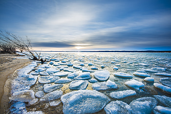 Winter, small icebergs, frozen lake, nature HD wallpaper