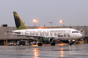 Frontier Airlines, Discontinuing Dayton flights HD wallpaper