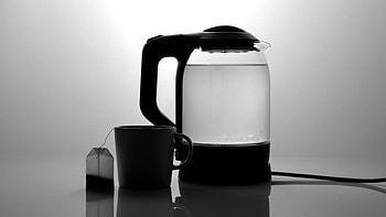 Boiling water in kettle, Electric kettle, Quick preparation, Kitchen essentials HD wallpaper