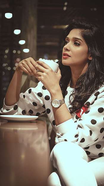 Nyla Usha, mallu actress, model HD phone wallpaper