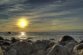 Beautiful Day, sky, sun, calm, rocks, beauty, ocean HD wallpaper