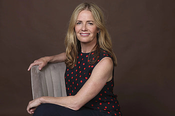 Elisabeth Shue, Talented actress, Endearing charm, Diverse roles HD wallpaper