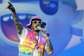 Reggaeton superstar tour, San Antonio concert, Live performance, Music event HD wallpaper