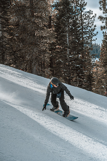 Sports, Snow, Helmet, Slope, Snowboard, Snowboarder HD phone wallpaper