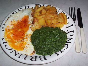 Fried Potatoes with Egg and Spinach, egg, meal, graphy, comestible, good meal, fried potatoes, repast, food, spinach HD wallpaper