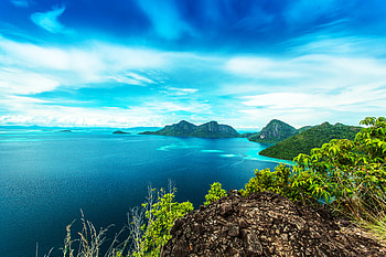 Bohey Dulang Island, Malaysia, Mountains, Rocks, Horizon, Coast, Clouds HD wallpaper
