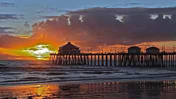 Huntington Beach, Rubys diner, Sunset, California HD wallpaper