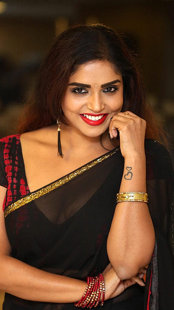 Karunya Choudary, saree lover, cleavage HD phone wallpaper