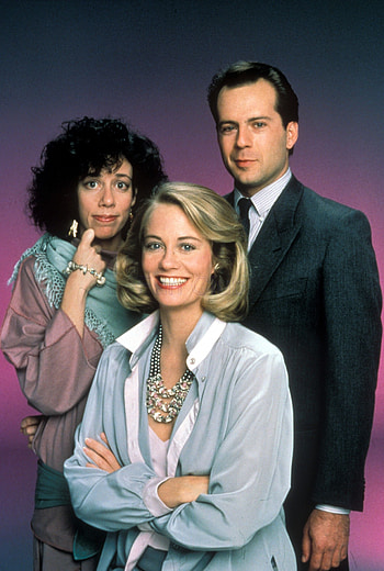 Moonlighting allure, Classic 80s series, Iconic TV show, Timeless charm HD phone wallpaper