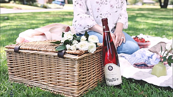 Willow picnic baskets, Food baskets, Hand woven, Tableware HD wallpaper