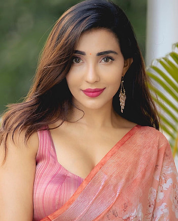 Paro Nair, face, hair HD phone wallpaper