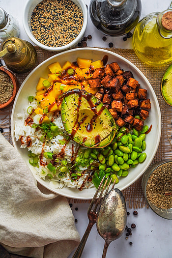 Vegane hoi sin poke, Tofu avocado mango, Feedmedaily, Edamame HD phone wallpaper