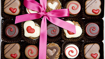 Valentines Cupcakes, food, ribbon, cupcakes, Valentines HD wallpaper