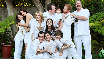 Modern Family (2022) movie HD wallpaper