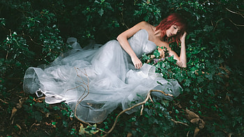 Sleeping beauty, white, model, green, girl, leaf, redhead, dress, bride HD wallpaper