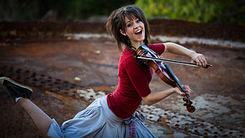 Lindsey Stirling, Homecoming to AGT, Memorable performance, Heartwarming moment HD wallpaper