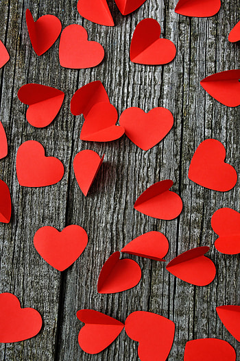 Small hearts, red, paper HD phone wallpaper