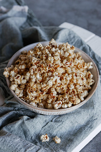 Vegan caramel popcorn, Sweet and savory, Plant-based treat, Decadent snack HD phone wallpaper