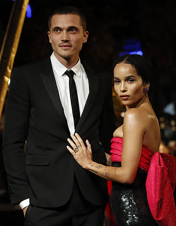Zo Kravitz, Officially divorced, Karl Glusman, Celebrity split HD phone wallpaper