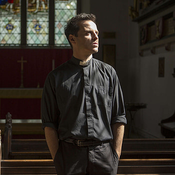 Andrew Scott, The Hot Priest, Fleabag Season 2 HD phone wallpaper