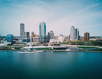 Milwaukee skyline, Featured on TV, This year HD wallpaper