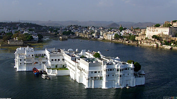white house in the middle of a river in india, river, building, white, city HD wallpaper