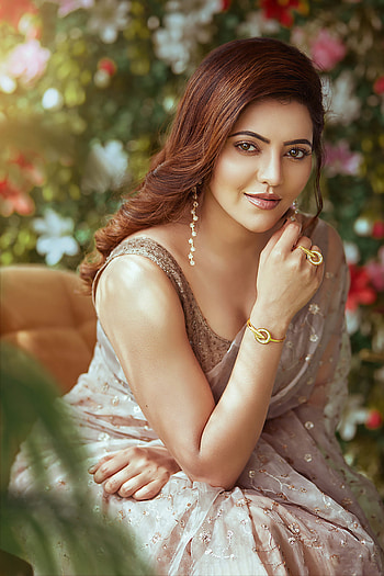 athulya ravi, eye, head, actress, tamil, movie, cinema, india, telugu, pushpa HD phone wallpaper