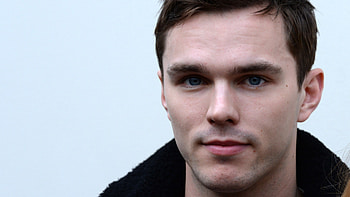 Nicholas Hoult, Baltana HD wallpaper
