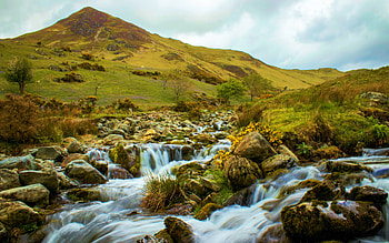Near Buttermere, Lake District, UK, creek, hills, landscape, clouds, sky, stones HD wallpaper