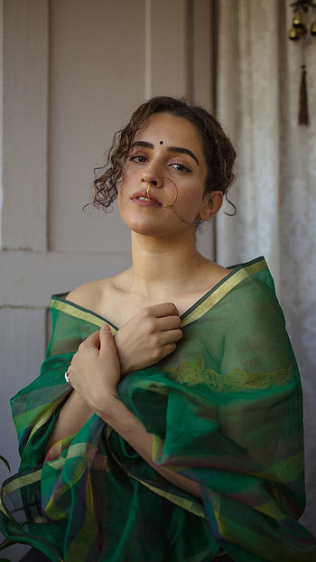 Sanya Malhotra, Bollywood, Sanya Malhotra Heroine HD phone wallpaper