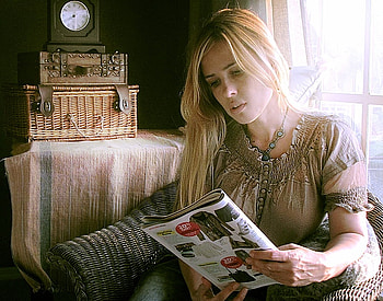 Reading, other, fun, entertainment, woman HD wallpaper