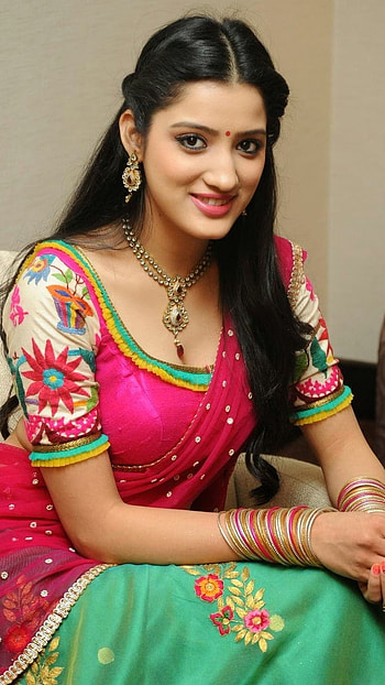 Richa Panai, Saree HD phone wallpaper