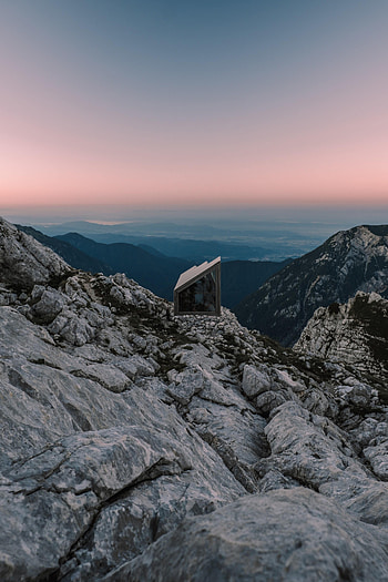 Sunset, Mountains, Building, Vertex, Miscellanea, Miscellaneous, Stone, Tops, Dahl, Distance HD phone wallpaper