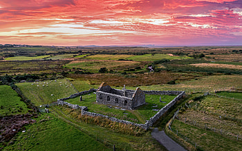 Ray Church, evening, sunset, medieval church, landmark, beautiful sunset, Carrowcanon, Ireland HD wallpaper