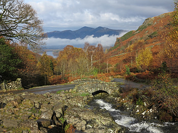 Ashness Bridge above Derwentwater, Derwentwater, Ashness, Mist, Bridge HD wallpaper