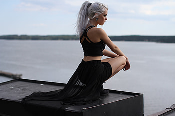 White Hair Girl Alone, alone, girls, sad, deviantart HD wallpaper