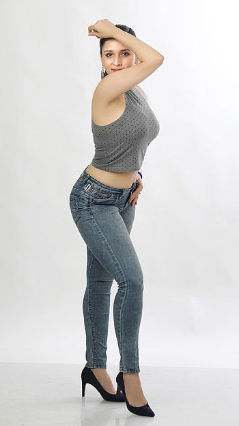 Mannara Chopra, Telugu Heroine HD phone wallpaper