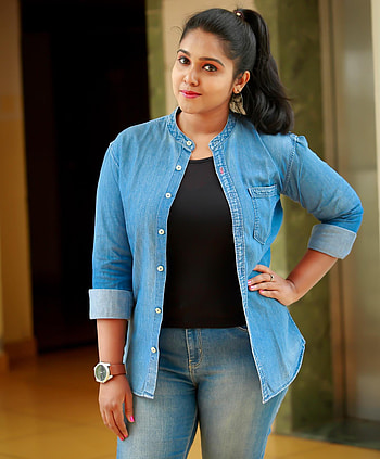 Sushma Netra, standing, singer HD phone wallpaper