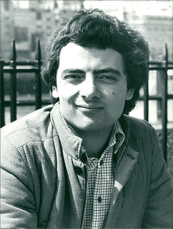 Rowan Atkinson, Vintage , Home and kitchen, Retro charm HD phone wallpaper