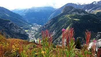 beautiful valley in italy, rown, flowers, mountains, valley HD wallpaper